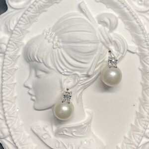 Edison Pearl Stud Earrings – Royal Halo CZ Earrings | Brass | New